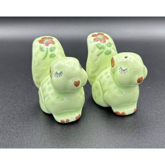 Vintage Ceramic Green Squirrel Salt & Pepper Shakers anthropomorphic. Eyelashes - Picture 2 of 5
